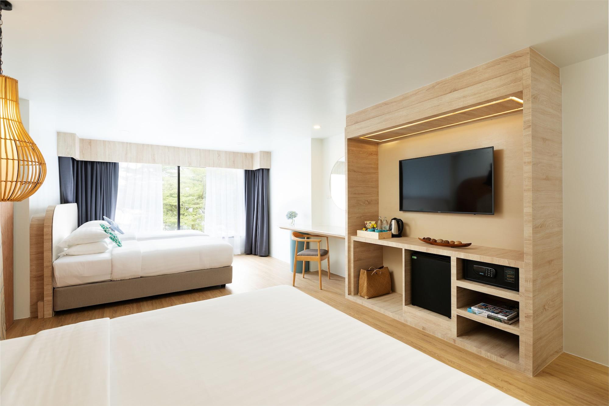 Liv Hotel Phuket Patong Beachfront Ngoại thất bức ảnh