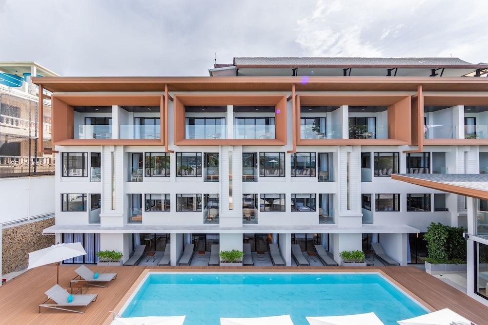 Liv Hotel Phuket Patong Beachfront Ngoại thất bức ảnh