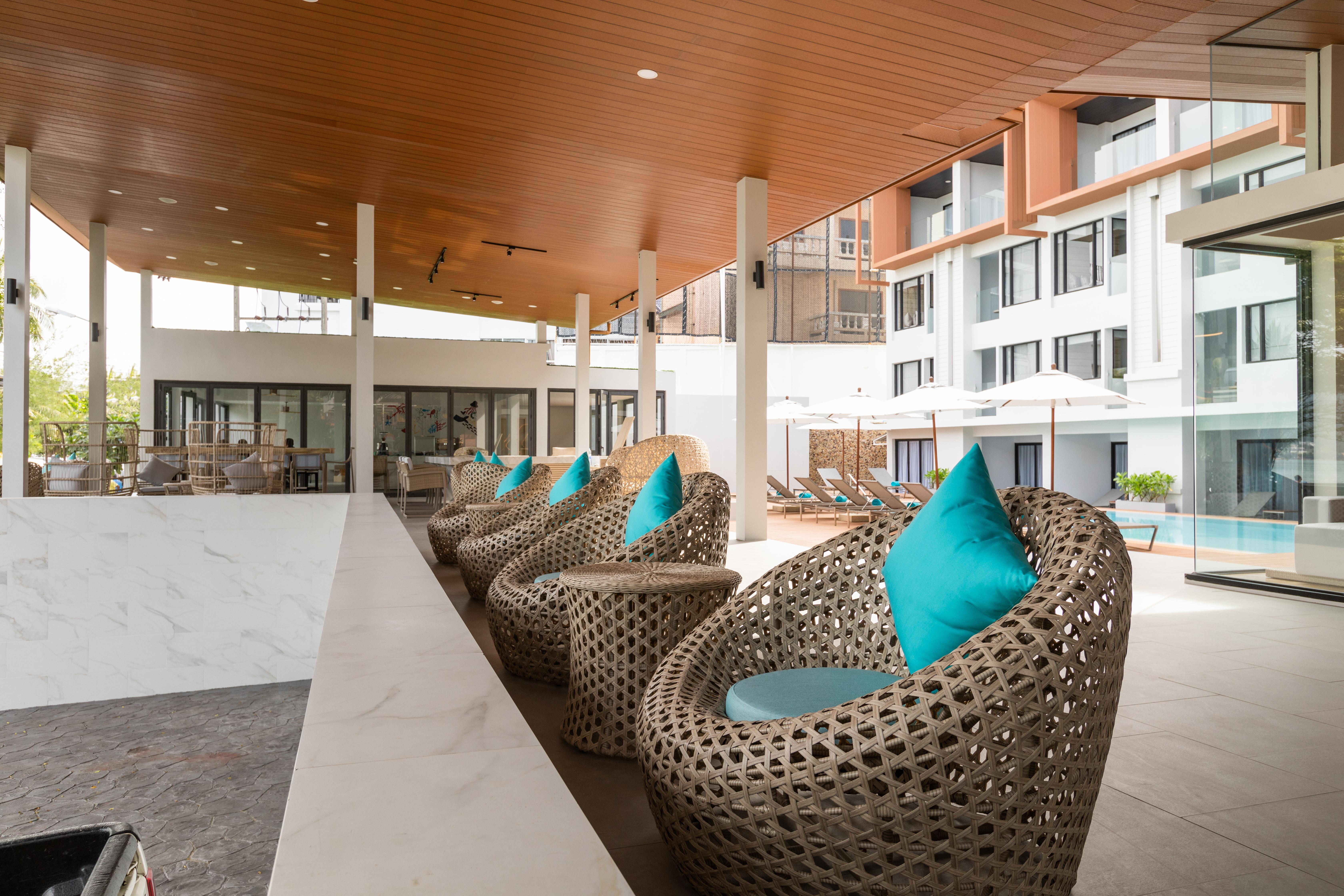 Liv Hotel Phuket Patong Beachfront Ngoại thất bức ảnh