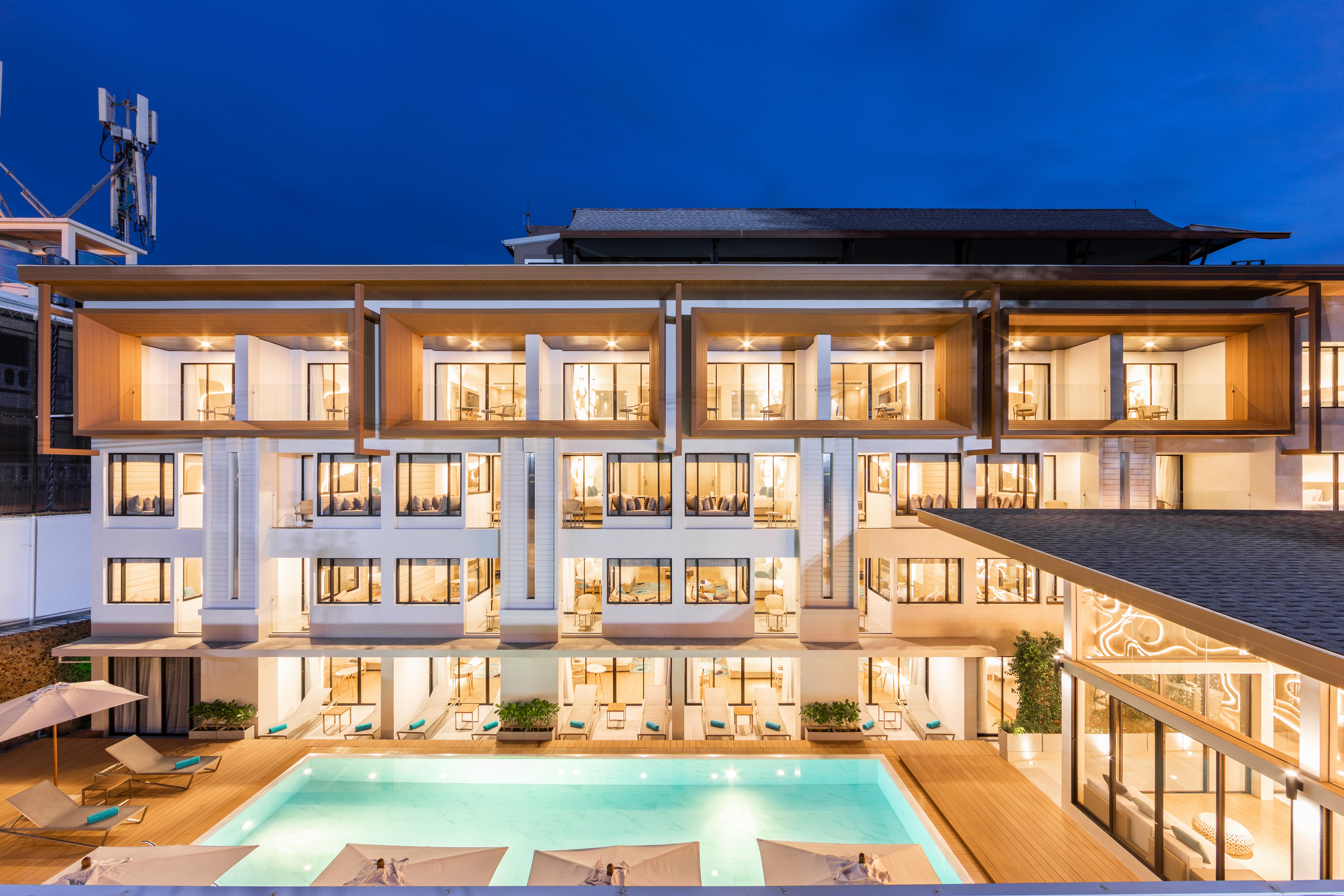 Liv Hotel Phuket Patong Beachfront Ngoại thất bức ảnh