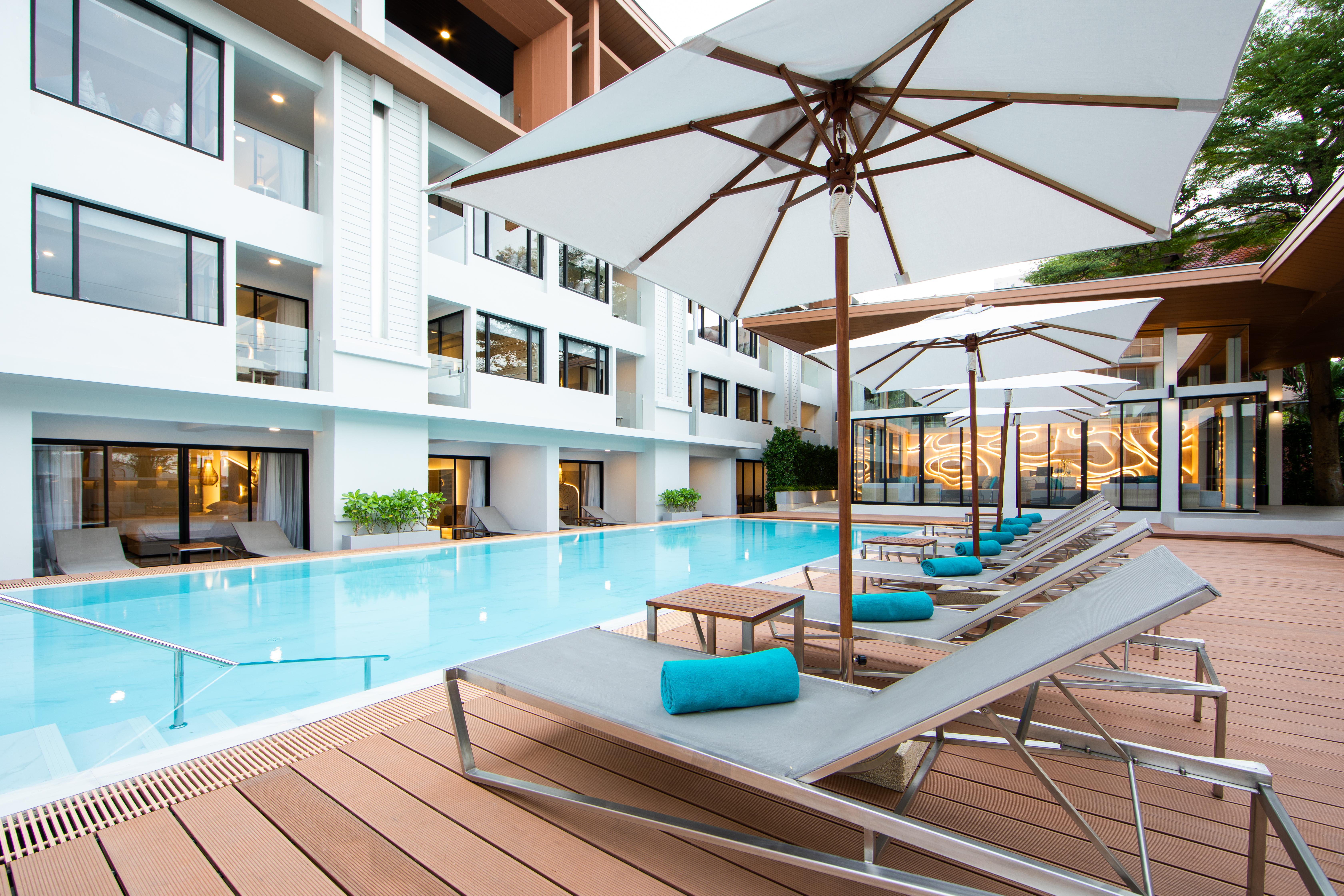 Liv Hotel Phuket Patong Beachfront Ngoại thất bức ảnh