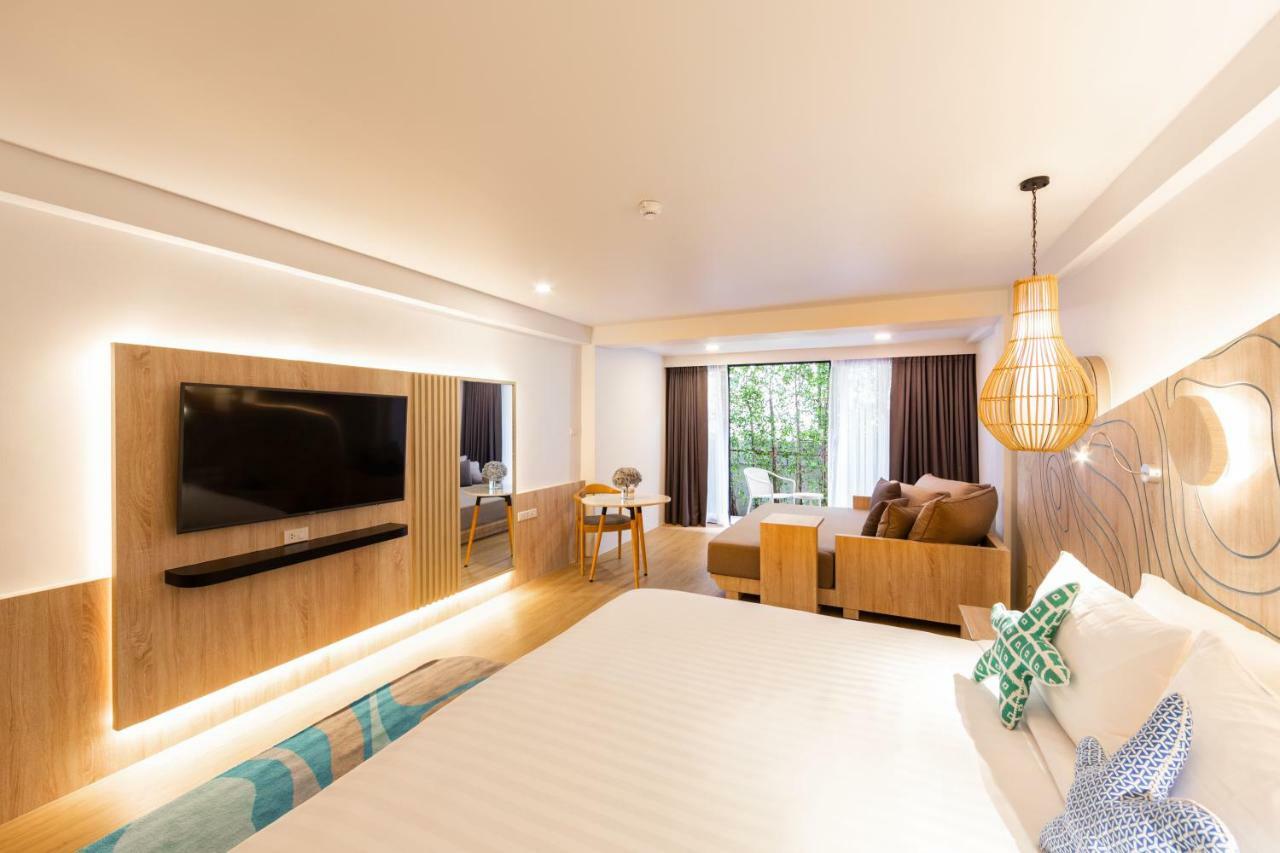 Liv Hotel Phuket Patong Beachfront Ngoại thất bức ảnh